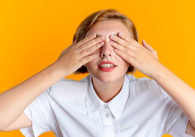 Детям с конъюнктивитом назначаются глазные капли, которые обладают противовирусным эффектом